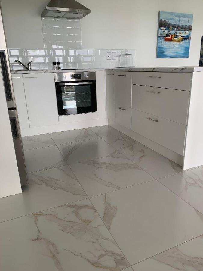 Sea Veiws Kaha Place Ръсел Екстериор снимка